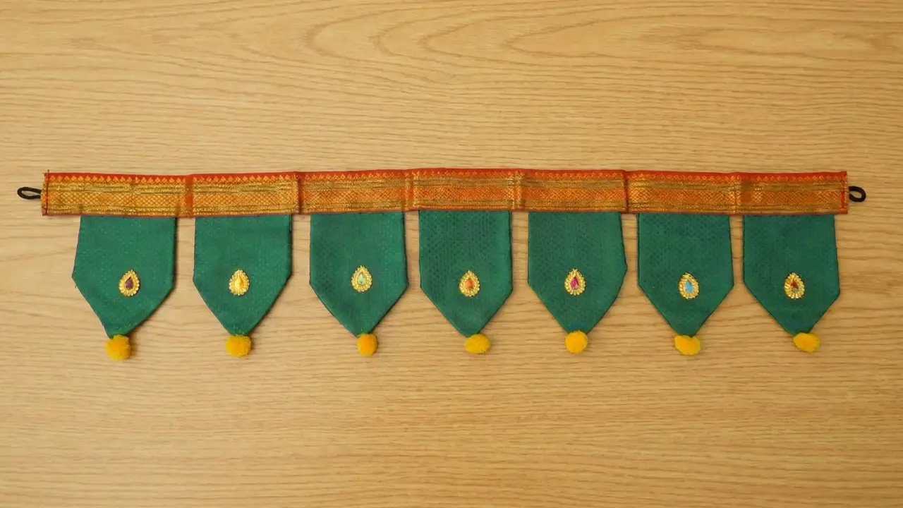 Handcrafted Paithani Green Door Toran thumbnail 2