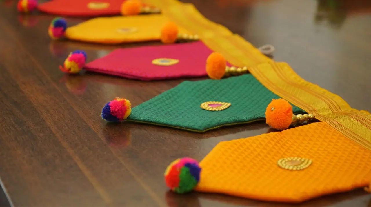 Handcrafted Paithani Multi Color Door Toran thumbnail 2