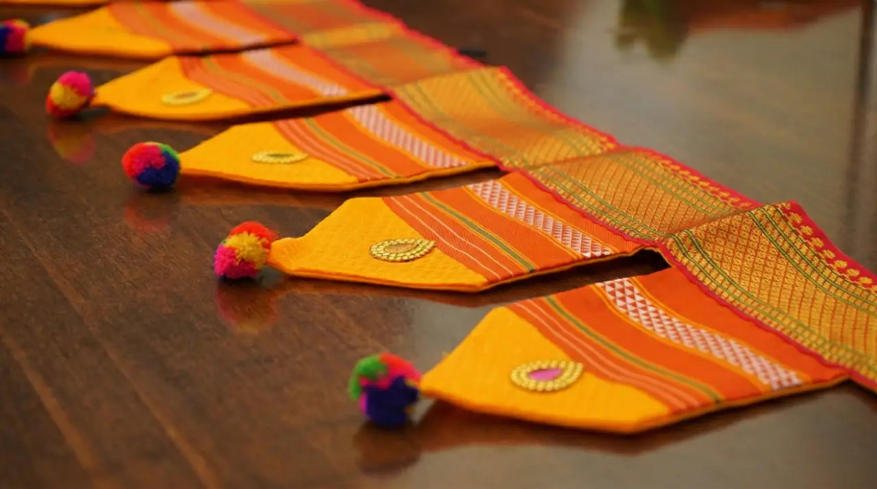 Handcrafted Paithani Orange Door Toran thumbnail 2