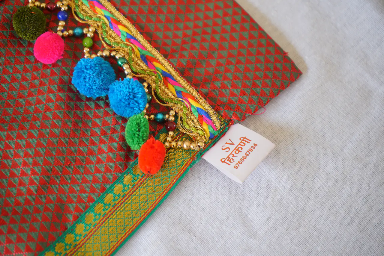 Handcrafted Paithani Brown Green Beeds Backdrop thumbnail 5