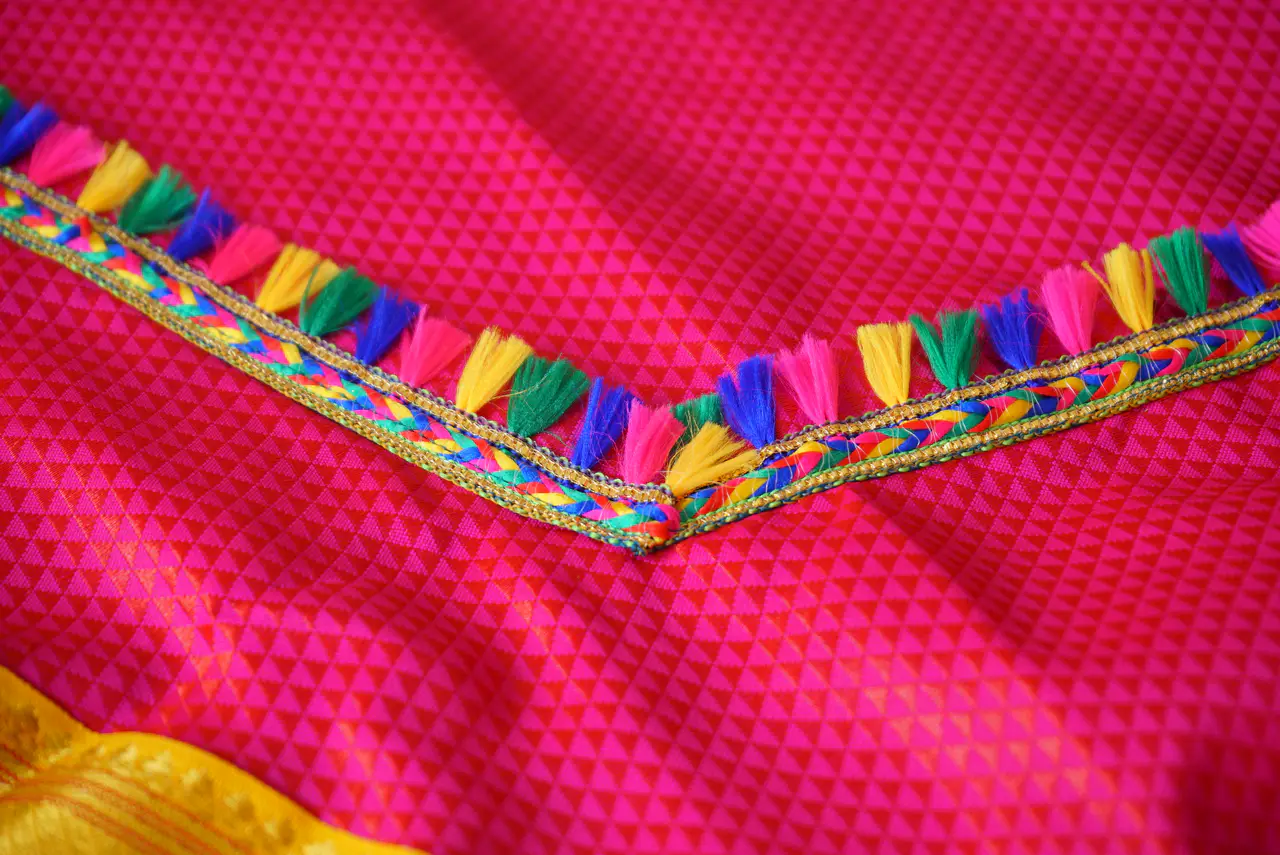 Handcrafted Paithani Pink Backdrop thumbnail 2
