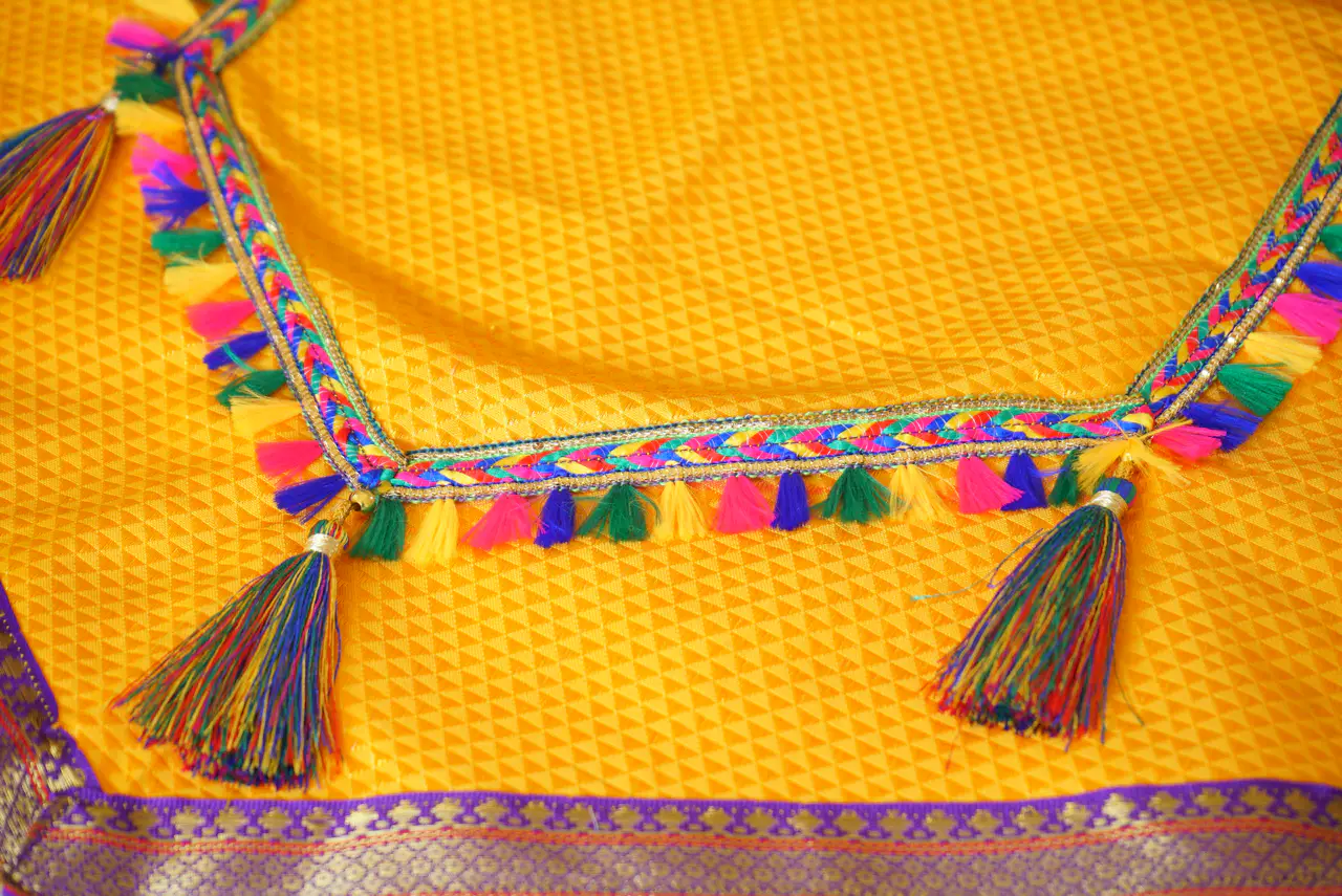 Handcrafted Paithani Yellow Backdrop thumbnail 3